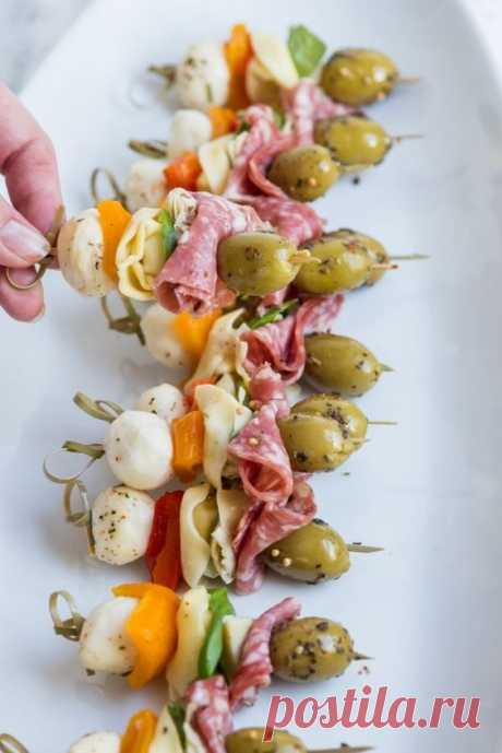 Закуски и Рецепты: Антипасто Шашлык | Партийные закуски, развлекательные идеи, партийные идеи, партийные рецепты и многое другое от Cyd Converse | Самый сладкий случай