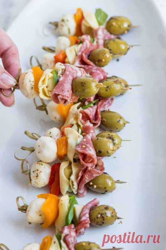 Закуски и Рецепты: Антипасто Шашлык | Партийные закуски, развлекательные идеи, партийные идеи, партийные рецепты и многое другое от Cyd Converse | Самый сладкий случай