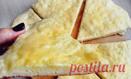 Бесподобные сырные лепешки Представляем вашему вниманию рецепт очень вкусной лепешки, которая понравится абсолютно всем.  Разнообразные лепешки в последнее время стали пользоваться особой популярностью на любом столе. Они всегда мягкие, пышные, ароматные...