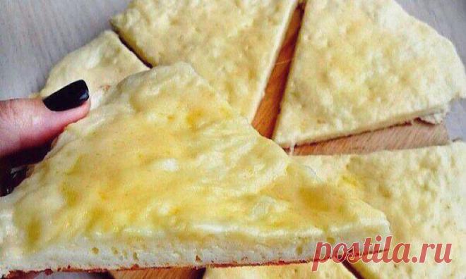Бесподобные сырные лепешки Представляем вашему вниманию рецепт очень вкусной лепешки, которая понравится абсолютно всем.  Разнообразные лепешки в последнее время стали пользоваться особой популярностью на любом столе. Они всегда мягкие, пышные, ароматные...