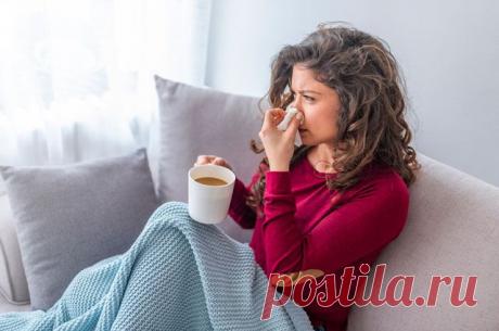 Как отличить ОРВИ и грипп от COVID-19 Осень — время простудных заболеваний. Однако свои коррективы в ситуацию вносит пандемия COVID-19. ОРВИ и грипп затрагивают респираторный тракт, но и коронавирус также может быть на них похож. При этом паниковать при первых сбоях в здоровье — вредно.