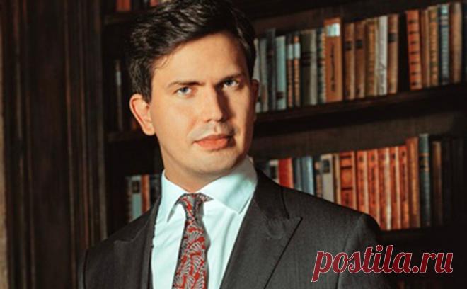 Юристу Понасенкова вынесли приговор за драку со смертельным исходом. Хамовнический суд Москвы приговорил к году ограничения свободы Рамиса Зарипова, юриста публициста и историка Евгения Понасенкова (признан в России иностранным агентом), по статье 109 Уголовного кодекса — убийство по неосторожности, сообщили РБК в пресс-службе суда.