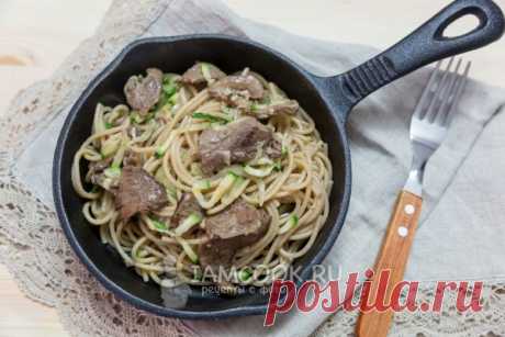 Гречневая лапша с говядиной и овощами