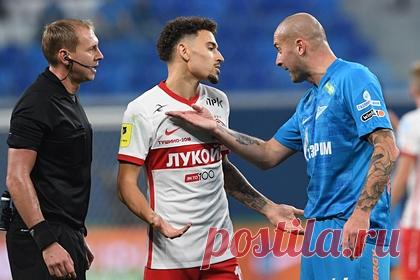 Семак прокомментировал уход украинца Ракицкого из «Зенита». Главный тренер «Зенита» Сергей Семак прокомментировал уход из клуба бывшего защитника сборной Украины Ярослава Ракицкого. Специалист отметил, что благодарен 32-летнему игроку обороны за три года работы. Семак подчеркнул, что Ракицкий сыграл большую роль в достижении результатов команды за это время.