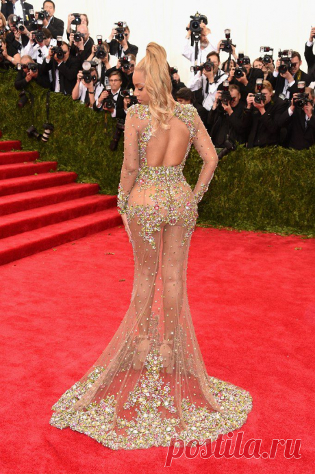 Бейонсе шокировала своим нарядом всех на MET Costume Institute Gala