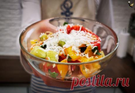 Рецепт болгарского салата «Шопский» - простой, легкий и очень вкусный | MEREL KITCHEN | Пульс Mail.ru Я очень люблю кухню разных народов и всегда ищу интересные и необычные рецепты, изучаю литературу и даже имею свою небольшую коллекцию кулинарных...