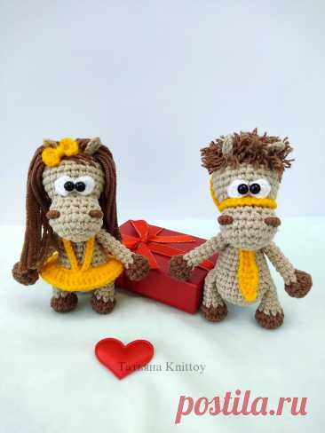 PDF Лошадки Парочка крючком. FREE crochet pattern; Аmigurumi toy patterns. Амигуруми схемы и описания на русском. Вязаные игрушки и поделки своими руками #amimore - лошадь девочка и мальчик, маленькая лошадка из обычной пряжи, конь.