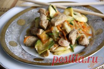 Свинина по-китайски 
barska
Быстрое и вкусное блюдо китайской кухни, приготовленной в воке.
Ингредиенты Свинина (мякоть) - 500 г Уксус (рисовый, у меня - бальзамич.)- 1 ст.л Соль, перец Крахмал (кукурузный) -2 ст.л. Саха…