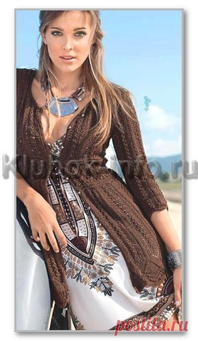 Вязание спицами. Женские модели. Удлиненный однотонный приталенный летний ажурный жакет с рукавами 3/4. Размеры: 34/36 (38/40)