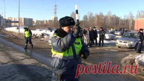 Почему лучше сразу не выходить из машины, если вас остановил инспектор? | Автобрюзгач | Яндекс Дзен