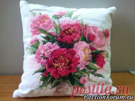Вышивка подушки &quot;Пионы&quot;