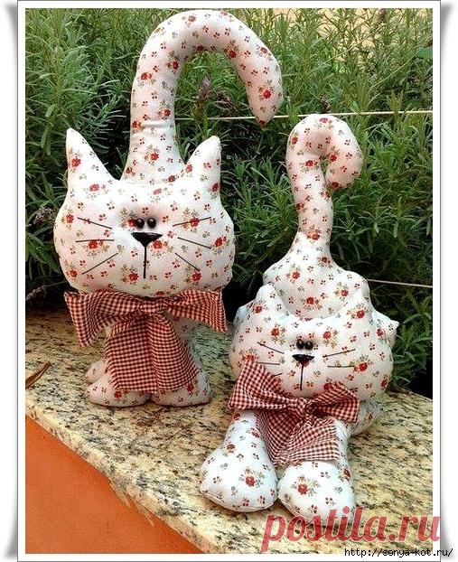 Выкройки котов, котиков, котофеичей. Автор - Sonya_kot . Это цитата этого сообщения Выкройоки игрушек Делюсь выкройками чудесных игрушек - кошек: 1. 2. Каждый человек хочет жить и не отказывать себе ни в чем.…