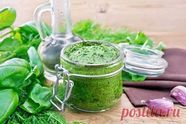 Базилик в масле с чесноком и зеленью на зиму — Домашняя кулинария