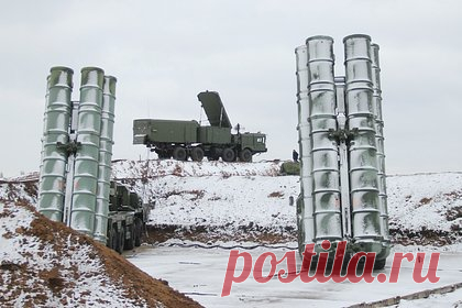 Жители севера Крыма описали обстановку на фоне работы систем ПВО. Системы противовоздушной обороны (ПВО) сработали в Армянске на севере Крыма около трех часов ночи, рассказали местные жители. Обстановку в связи с работой ПВО они описали в беседе с «Лентой.ру». Ранее о работе ПВО в районе Армянска сообщил мэр Василий Телиженко и попросил граждан сохранять спокойствие.