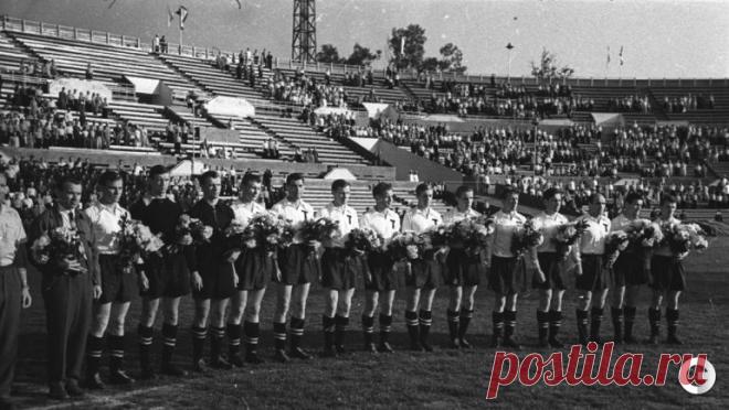 За что сидел Стрельцов, дело футболиста, почему разошлись легенды Стрельцов и Иванов, интервью Лидии Ивановой. Спорт-Экспресс