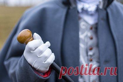 В Тюменской области пройдет новогодний бал в стиле XIX века. В городе Ялуторовск Тюменской области пройдет бал «Танцующий город Декабристов». К этой исторической реконструкции готовились 4 месяца. Существует устойчивое высказывание «Ялуторовск — город декабристов». В городе это объясняют тем, что здесь с 1829 по 1856 годы отбывали ссылку девять декабристов.