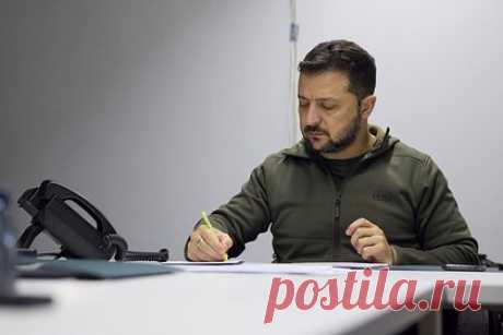 Рогов рассказал о списках врагов Зеленского для ликвидации. Владимир Зеленский лично согласовывает списки по ликвидации политических оппонентов, заявил глава движения «Мы вместе с Россией» Владимир Рогов со ссылкой на свои источники. Рогов прокомментировал слова Главного управления разведки (ГУР) Украины об устранении бывшего депутата Верховной Рады Ильи Кивы.