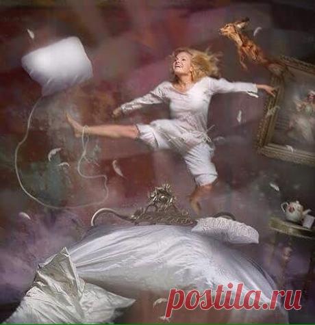 Лучше победить себя, чем выиграть тысячи сражений.
Тогда победа — твоя. Её у тебя не смогут отнять ни ангелы, ни демоны, ни рай, ни ад. Чтобы победить себя, нужно победить свой разум. Вы должны контролировать свои мысли. Они не должны бушевать, как морские волны. 
Вы можете подумать: «Я не могу контролировать свои мысли. Мысль приходит, когда ей вздумается. На что я отвечаю: вы не можете запретить птице пролетать над вами, но несомненно, вы можете помешать ей свить гнездо у вас на голове»