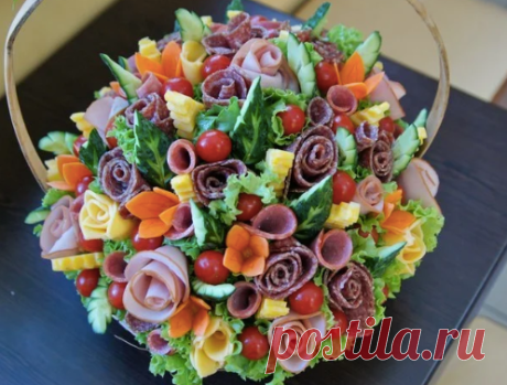 Мясная нарезка в виде букета. Красивая и вкусная идея!