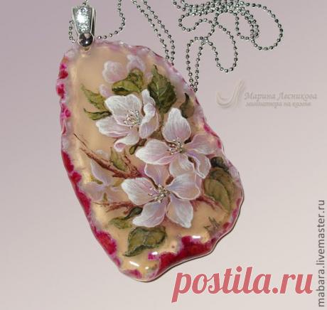 Кулон &quot;Яблоневый цвет&quot; - бледно-розовый,прозрачный,агат,ручная роспись