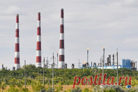 «Газпром» пообещал решить проблемы с поставками газа из России через Австрию. Российский «Газпром» прокомментировал проблемы с поставками газа из России через Австрию и пообещал решить их как можно скорее совместно с итальянскими покупателями. В холдинге пояснили, что приостановка произошла из-за отказа оператора подтверждать номинации.