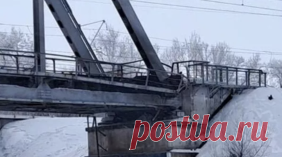 Губернатор: попытки терактов на самарских объектах предпринимаются не впервые. В Самарской области уже предпринимались попытки совершения терактов на объектах инфраструктуры, сообщил журналистам губернатор Дмитрий Азаров, комментируя ЧП на железнодорожном мосту в Чапаевске. Читать далее