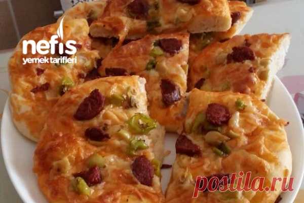 Çörek Şeklinde Kolay Pizza - Nefis Yemek Tarifleri Çörek Şeklinde Kolay Pizza Tarifi nasıl yapılır? 122 kişinin defterindeki bu tarifin detaylı anlatımı ve deneyenlerin fotoğrafları burada.
