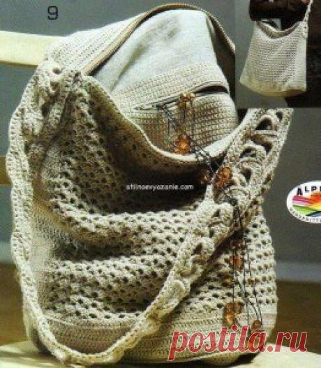 Сумка  
Сумочка в городском стиле

Сумки в городском стиле связанные крючком – хит сезона. Такая практичная и удобная сумочка (можно увеличить) придется по вкусу любой моднице
Вам потребуется :
260 г пряжи ALPINA «LILY» (100% хлопок, 175м/50г) льня­ного цвета.
2 молнии длиной 27 см и 15 см.
льняная ткань для подкладка.
крючок № 2,5 и № 4,5.
Вязание сумки начните с дна крючком № 2,5. Свя­жите цепочку из 70 ВП и в 1-м ря­ду выполните СБН с двух сторон це­почки. Далее вяжите ...