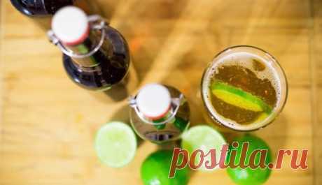 Рецепты лечения печени, проверенные веками
Чем лечили печень наши прабабушки и прадедушки? Корень солодки, как лечебное средство почти не имеющее противопоказаний, применяется уже на протяжении 3000 лет. Что же такого волшебного содержит в себе не примечательный на первый взгляд фиолетовый цветок? В составе присутствует глицирризиновая кислота. Этот корень ценен не только лечебными, но и профилактическими свойствами: он способен предотвращать развитие многих заболеваний. Сейчас развитие техноло