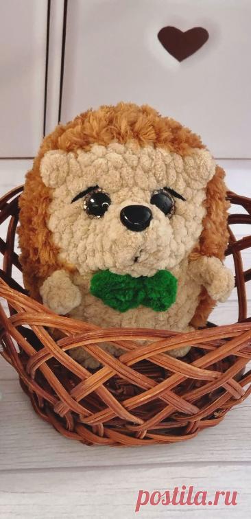 PDF Ёжик крючком. FREE crochet pattern; Аmigurumi animal patterns. Амигуруми схемы и описания на русском. Вязаные игрушки и поделки своими руками #amimore - маленький ёжик из плюшевой пряжи, ёж, плюшевый ежик, ежиха.