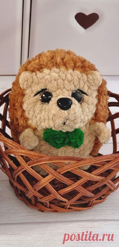 PDF Ёжик крючком. FREE crochet pattern; Аmigurumi animal patterns. Амигуруми схемы и описания на русском. Вязаные игрушки и поделки своими руками #amimore - маленький ёжик из плюшевой пряжи, ёж, плюшевый ежик, ежиха.