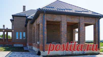 Специалист Васильев рассказал о преимуществах начала строительства дома осенью. Строительный эксперт, основатель и генеральный директор компании «Главснаб» Фёдор Васильев рассказал, что осень является подходящим временем для возведения дома. Читать далее