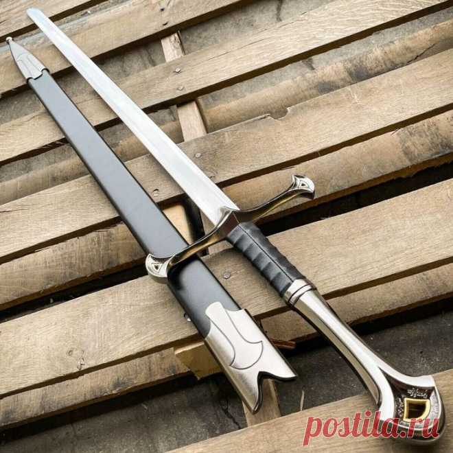 Романский меч полутораручный.