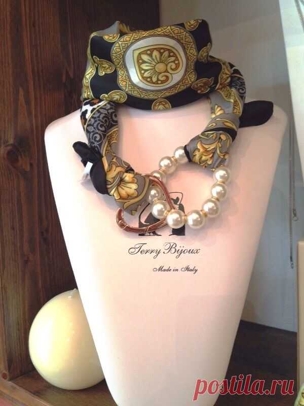「foulard gioiello」的圖片搜尋結果