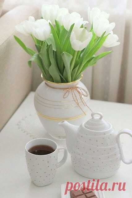 Счастье ... бывает в голове.
Собственно, только там оно и бывает.

/Татьяна Устинова/.