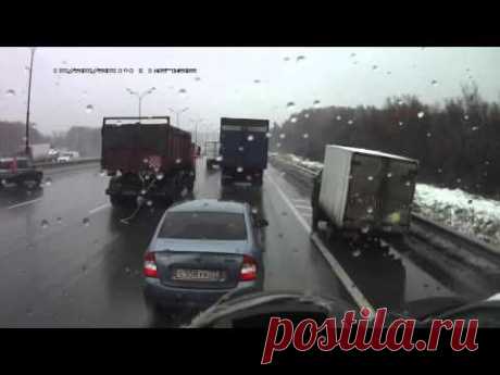 ДТП Обгон по обочине не удался | Video.Zabarankoi.ru