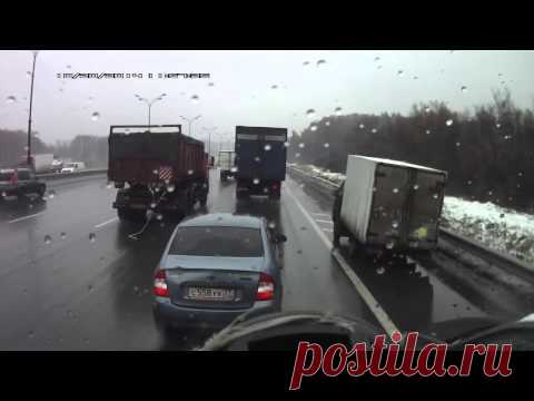 ДТП Обгон по обочине не удался | Video.Zabarankoi.ru