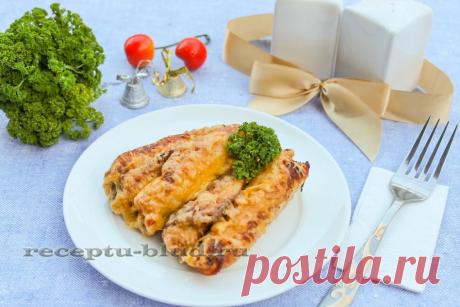 Рулетики с начинкой из маринованных огурцов.