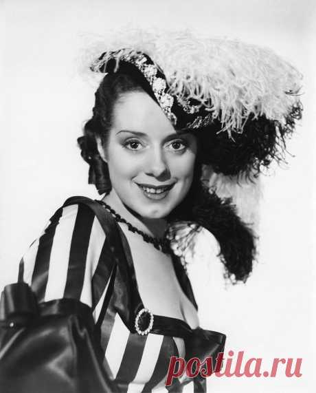 Эльза Ланчестер, 28 октября, 1902
 • 26 декабря 1986