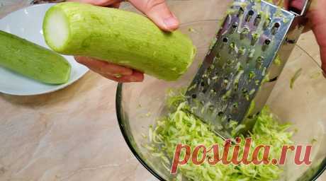 Ароматный кабачковый рулет прекрасно сочетается с разными начинками. В этот раз я готовлю с сыром и шампиньонами, свежей зеленью. Для приготовления вам потребуются такие ингредиенты: кабачки, 2 шт; яйца, 4 шт; укроп; мука, 120 г; соль, смесь перцев, итальянские травы; шампиньоны, 300 г; сыр, 150 г. Процесс приготовления Кабачки трем на крупной терке, отжимаем. Грибы […]