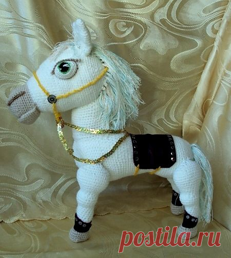 Конь,рост 30см,длина 29см.Пряжа BABY крючком,седло - кожа