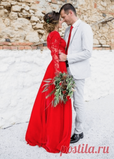 Свадебные платья красного цвета - фото