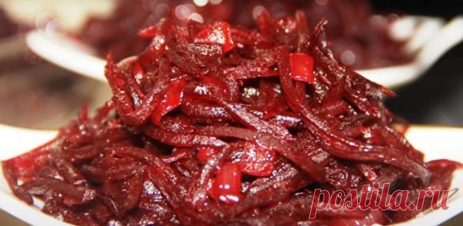 Салат из свеклы с жареным луком. Вкусный и необычный салат из простых продуктов