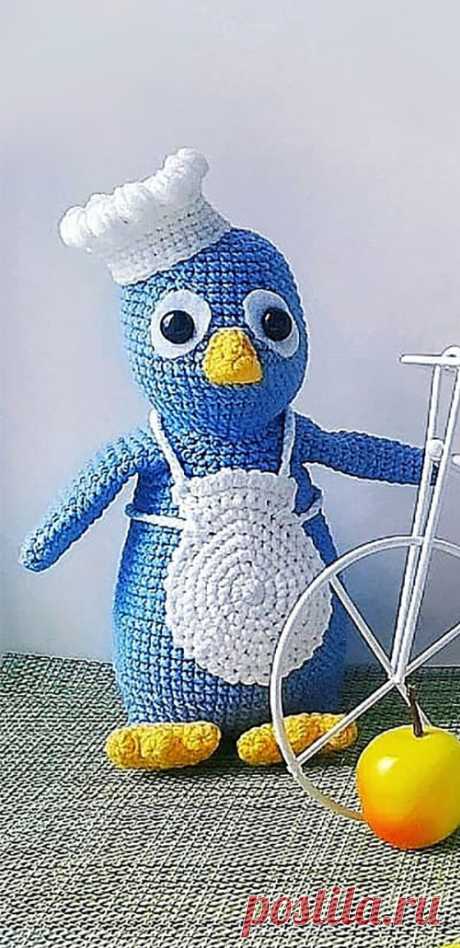 PDF Пингвинёнок поварёнок крючком. FREE crochet pattern; Аmigurumi animal patterns. Амигуруми схемы и описания на русском. Вязаные игрушки и поделки своими руками #amimore - пингвин, пингвинята, пингвинчик, пингвинёнок.