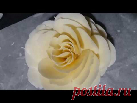Fleur en chocolat blanc très facile