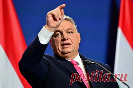 В Венгрии заявили о тошноте из-за решений по Украине. От попыток Брюсселя навязать Будапешту ошибочные решения вопросам Украины тошнит — так премьер-министр Венгрии Виктор Орбан ответил на вопрос, не напрягает ли его факт, что избиратели политика устали от Евросоюза. По словам политика, в последние годы Евросоюз потерял позиции и не смог урегулировать конфликты в мире.