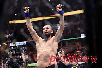 Непобедимый Чимаев уничтожил чемпиона UFC. Как уроженец Чечни установил новый рекорд и завладел титулом?