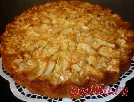 Яблочный пирог с орешками : Выпечка сладкая