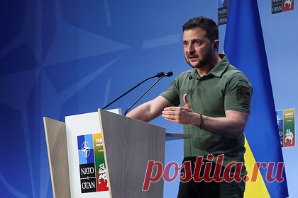 В Польше назвали саммит НАТО уроком для Зеленского. Президенту Украины Владимиру Зеленскому преподали урок политического реализма на саммите НАТО в Вильнюсе, продемонстрировав ему незаинтересованность Запада в принятии страны в альянс. Такое мнение выразил обозреватель польской газеты Rzeczpospolita Богуслав Хработа.