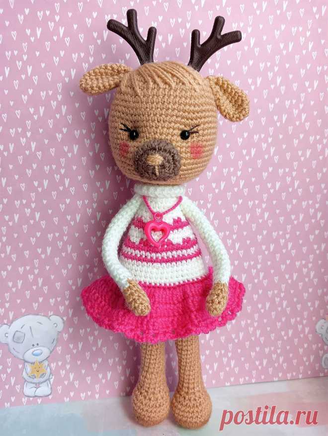 PDF Оляша крючком. FREE crochet pattern; Аmigurumi toy patterns. Амигуруми схемы и описания на русском. Вязаные игрушки и поделки своими руками #amimore - олень, девочка оленёнок в юбочке, животное.